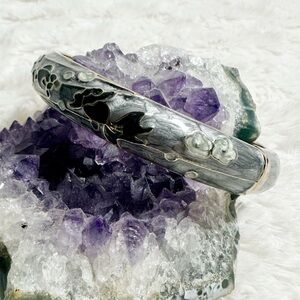 Floral Design Enamel Hinge Bangle Bracelet